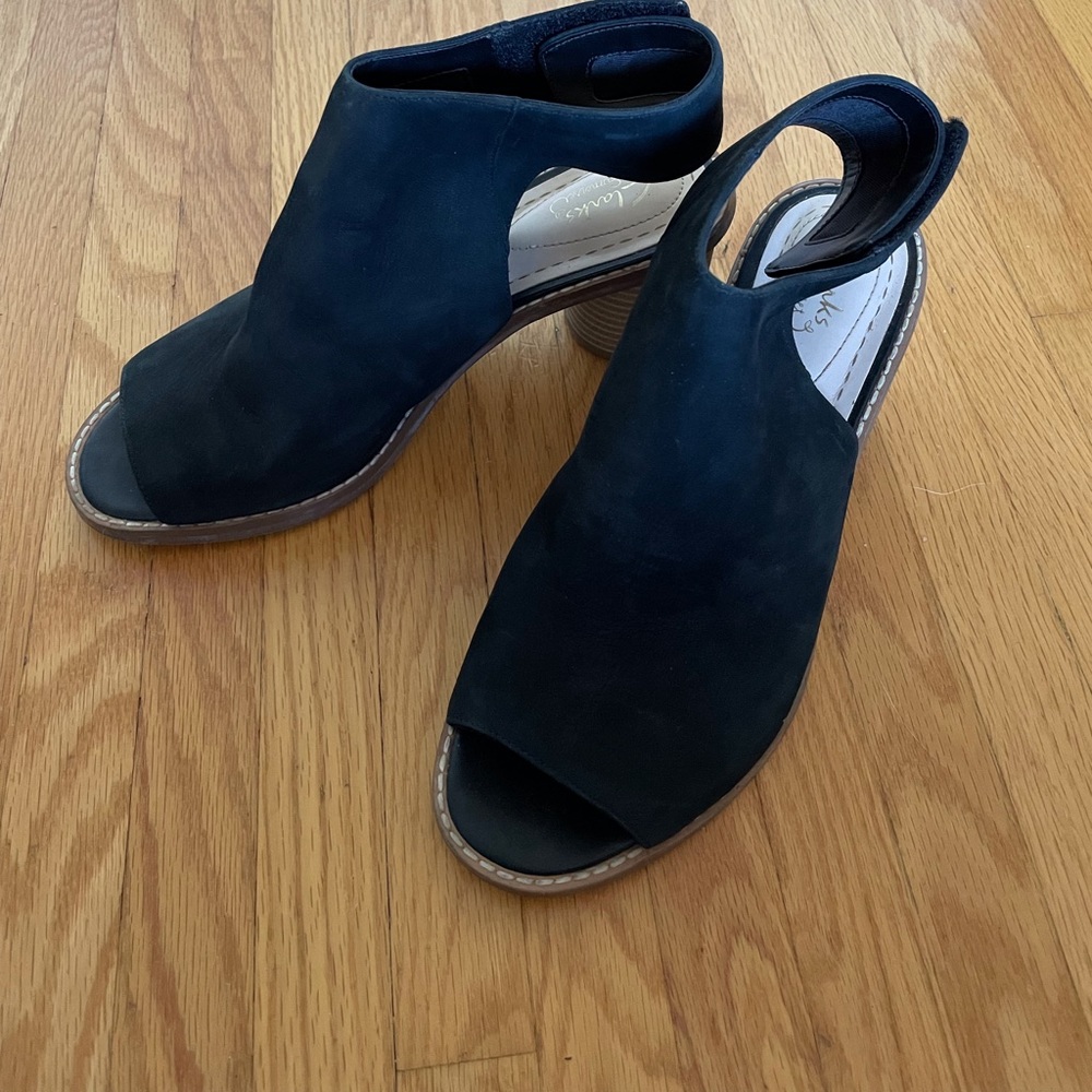 Clarks size 8.5 women’s peep toe sling back shoe